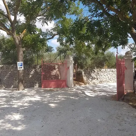 Masseria Gianca Фермерский дом Чистернино